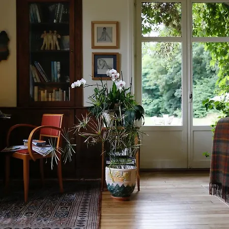 Chateau De Penfrat Bed and breakfast